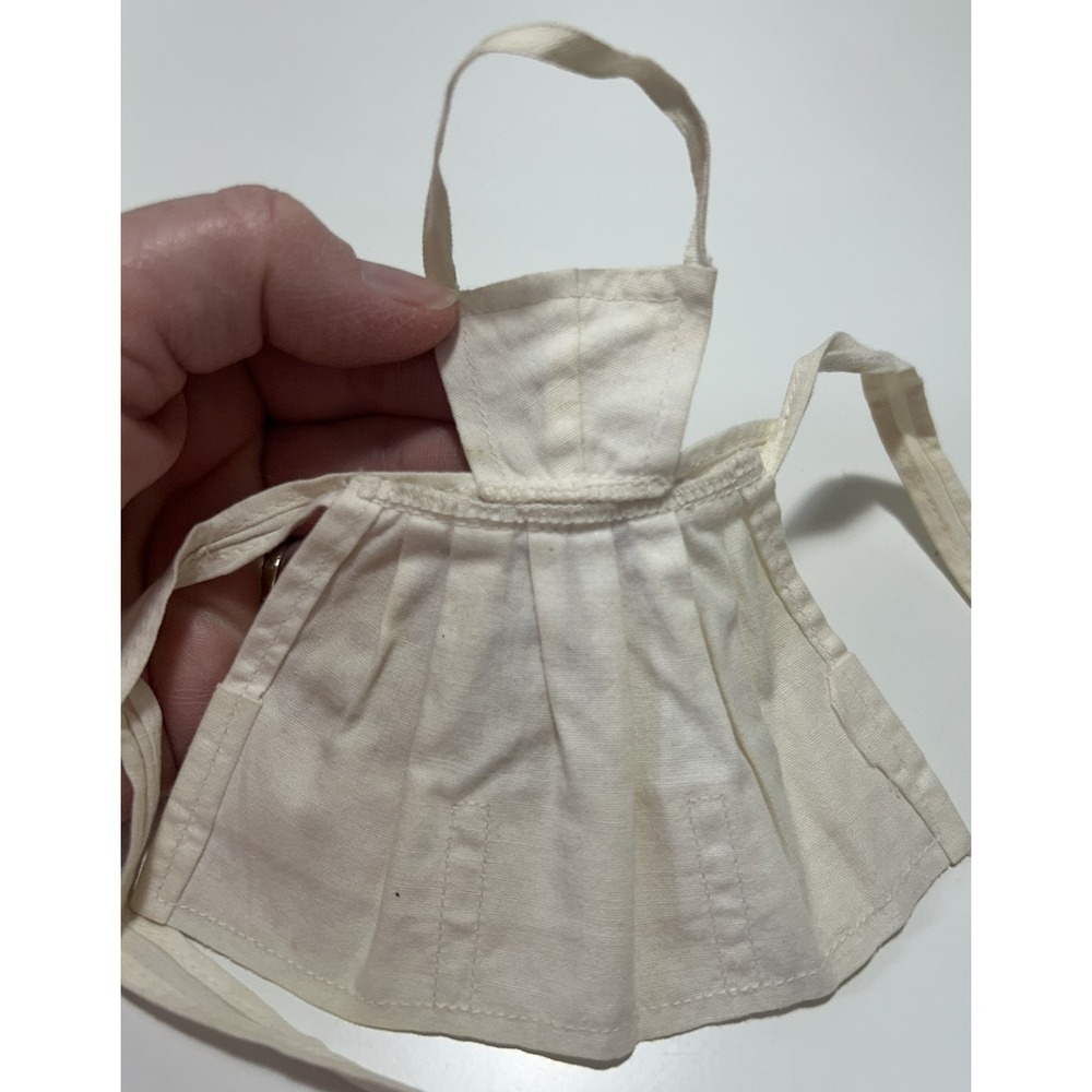 Vintage Barbie Doll Barbie Q #962 White Apron Excellent 1960s - Picture 5 of 5